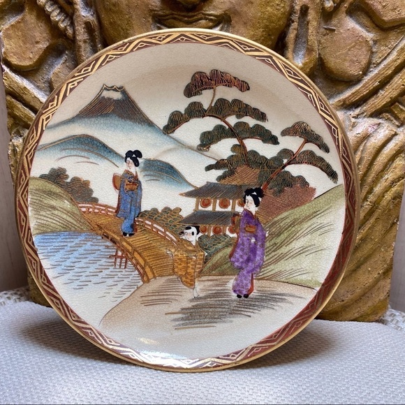 Antique Satsuma from Japan Meiji research: Vatican.com or eBay for more … - Picture 14 of 16